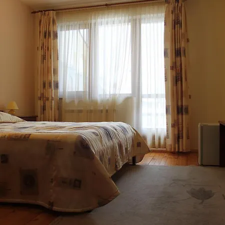 בית הארחה Kris 3*