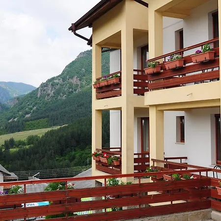 בית הארחה Kris